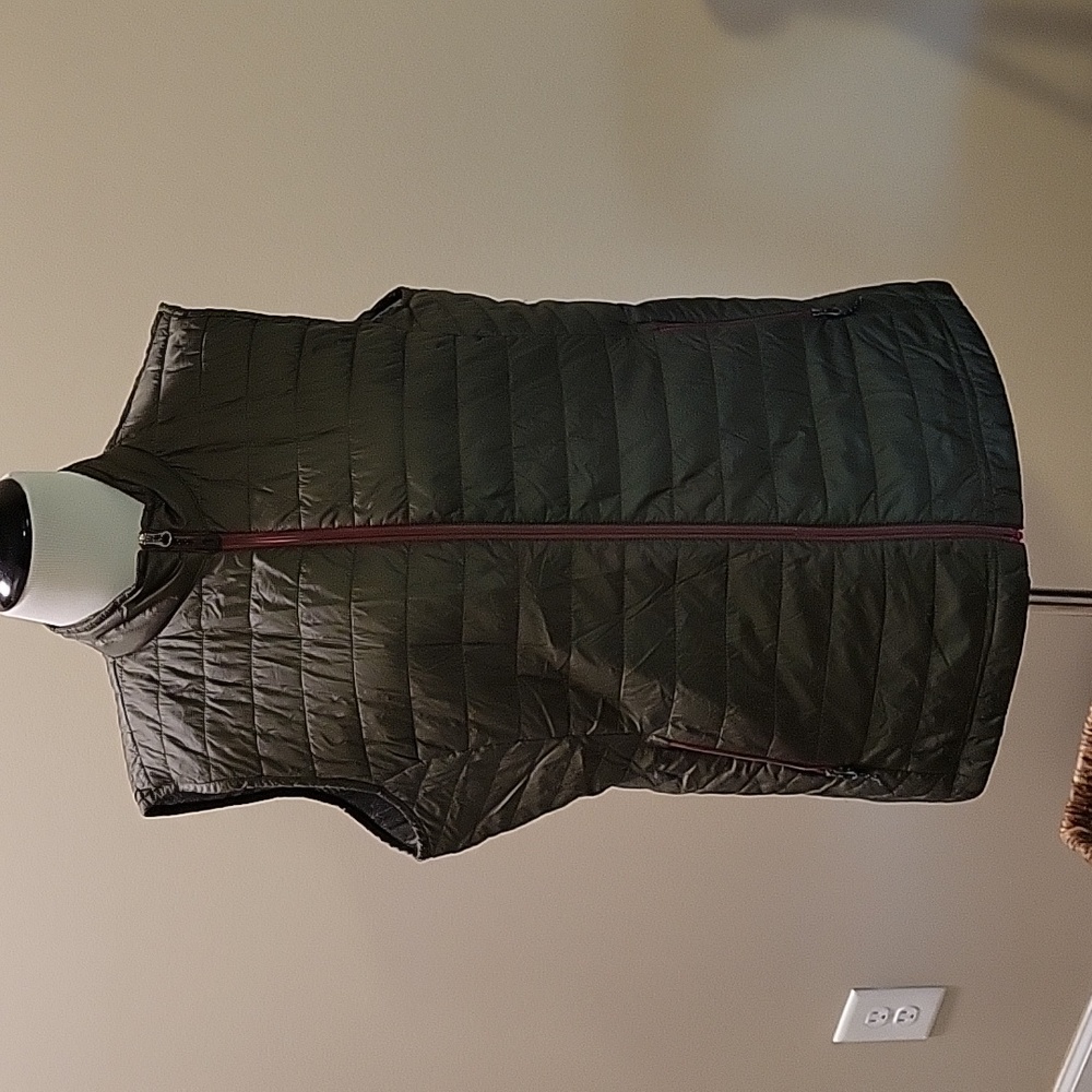Orvis lightweight vest- olive and raspberry